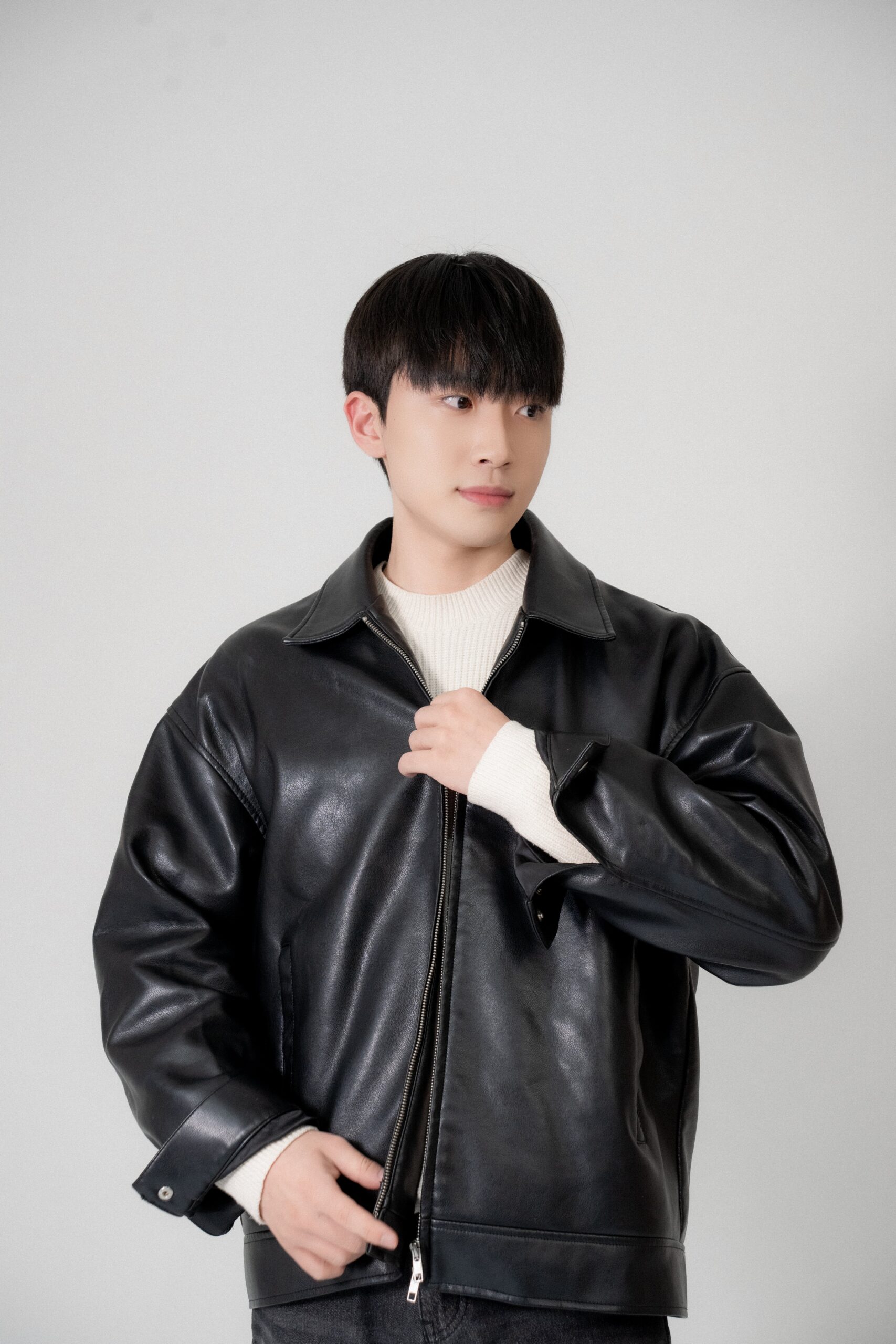 감각적인 룩북 & 리뷰 콘텐츠로 브랜드 가치를 함께 높여드립니다